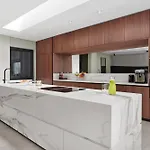 לינה וארוחת בוקר Bubo