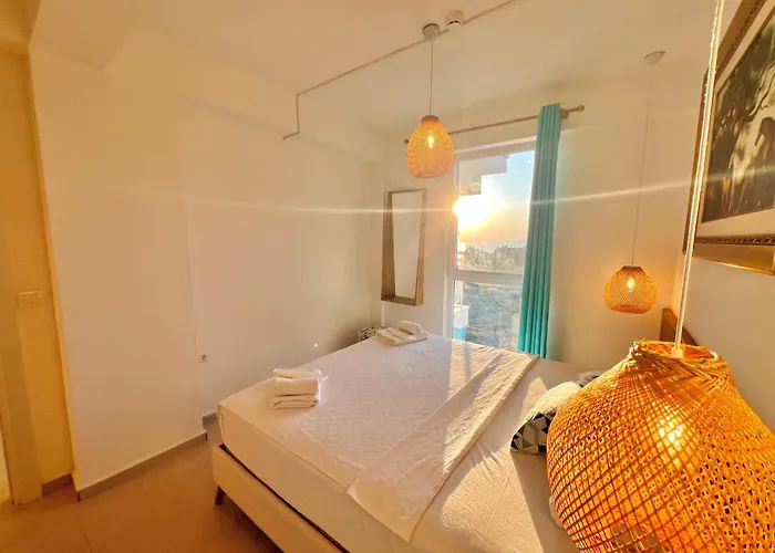 לינה וארוחת בוקר Bubo Faralya Suite Hotel פאראליה