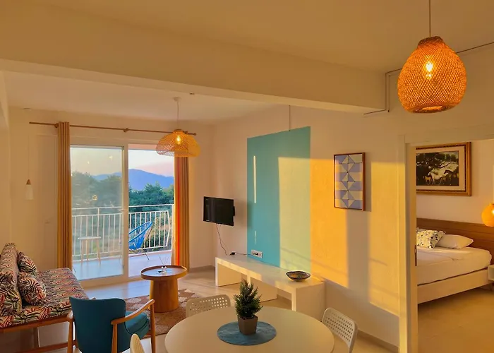 לינה וארוחת בוקר Bubo Faralya Suite Hotel 4*